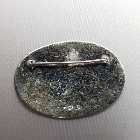 Vintage Sterling Silver Oval Brooch, Scroll Etched Design, Minimal Unisex Estate - Picture 3 of 6